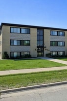 9612 N Greenwood Ave in Des Plaines, IL - Building Photo