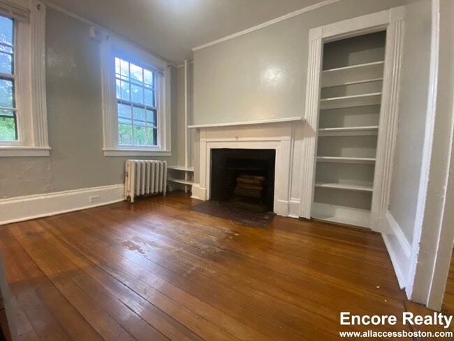 property at 3 Champney Pl