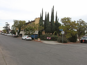 1184 Berendo St in Los Angeles, CA - Building Photo - Building Photo