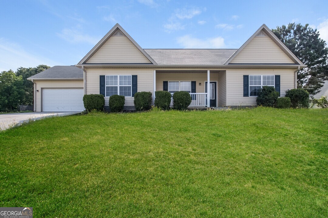 90 Millstream Dr in Dallas, GA - Building Photo