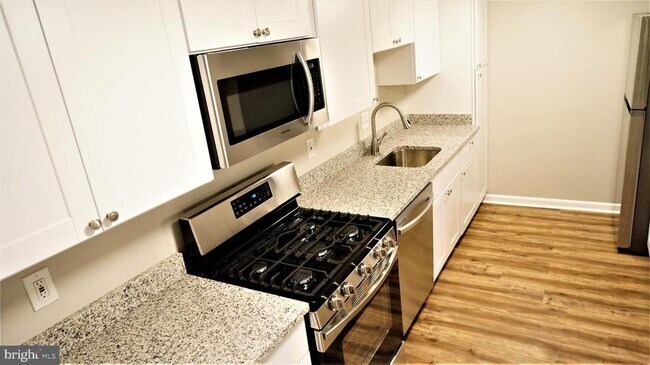 property at 11818 Breton Ct
