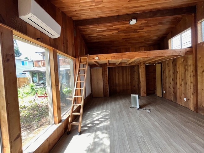 property at 12072 44th Pl S