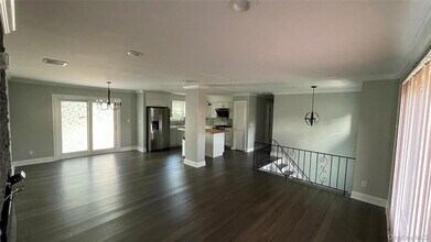 335 Gillette St in Dix Hills, NY - Building Photo - Building Photo
