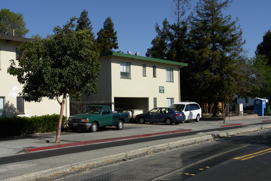 425 Chestnut St in Redwood City, CA - Foto de edificio