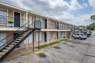 Pecan Villa Apartments in Houston, TX - Foto de edificio - Building Photo