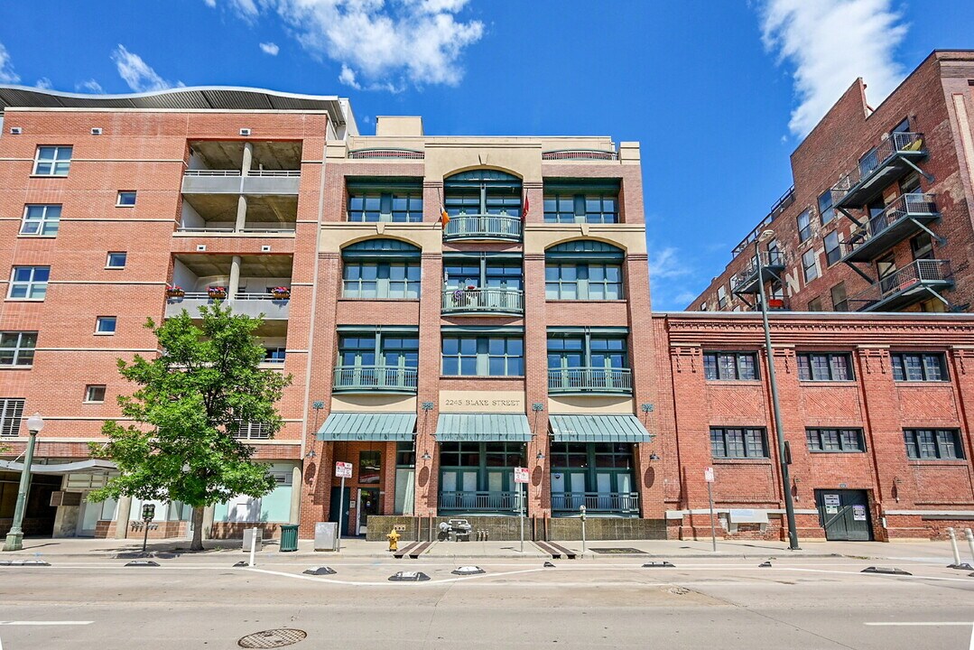2245 Blake St in Denver, CO - Building Photo