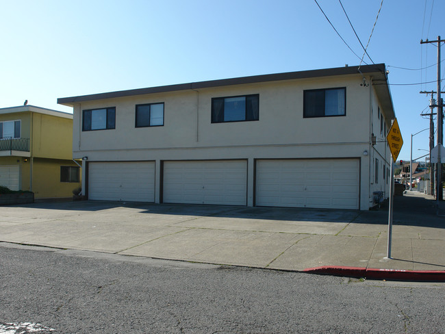 304 A St in South San Francisco, CA - Building Photo - Building Photo