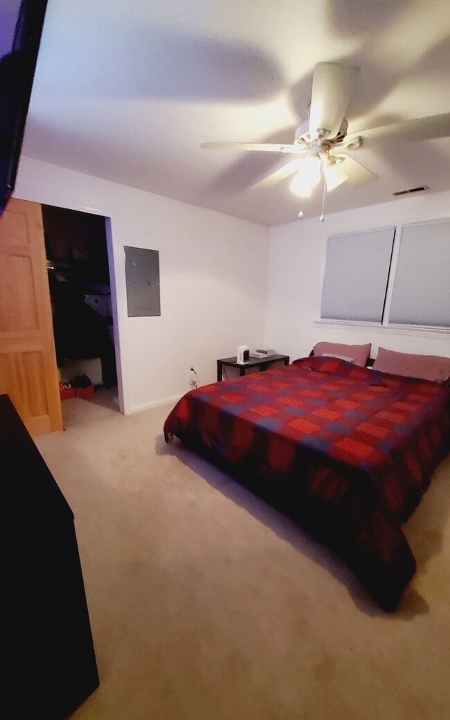 273 Paulanne Ter in Secaucus, NJ - Building Photo - Building Photo