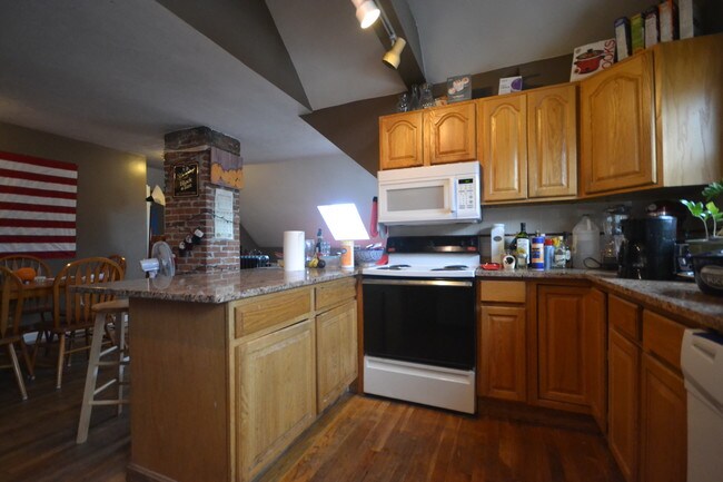 42 Brainerd Rd, Unit 3 in Boston, MA - Foto de edificio - Building Photo