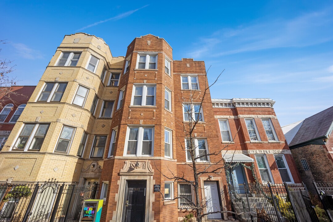 2638 W Haddon Ave in Chicago, IL - Building Photo