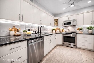 4020 N Hills Dr in Hollywood, FL - Building Photo - Building Photo