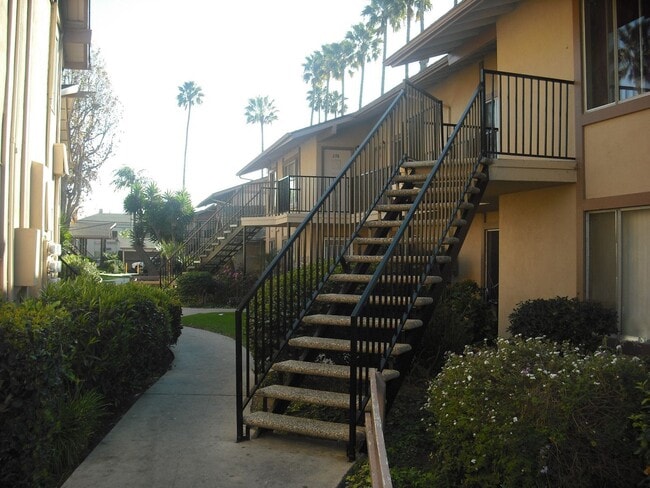 1920 N H St in Oxnard, CA - Building Photo - Building Photo