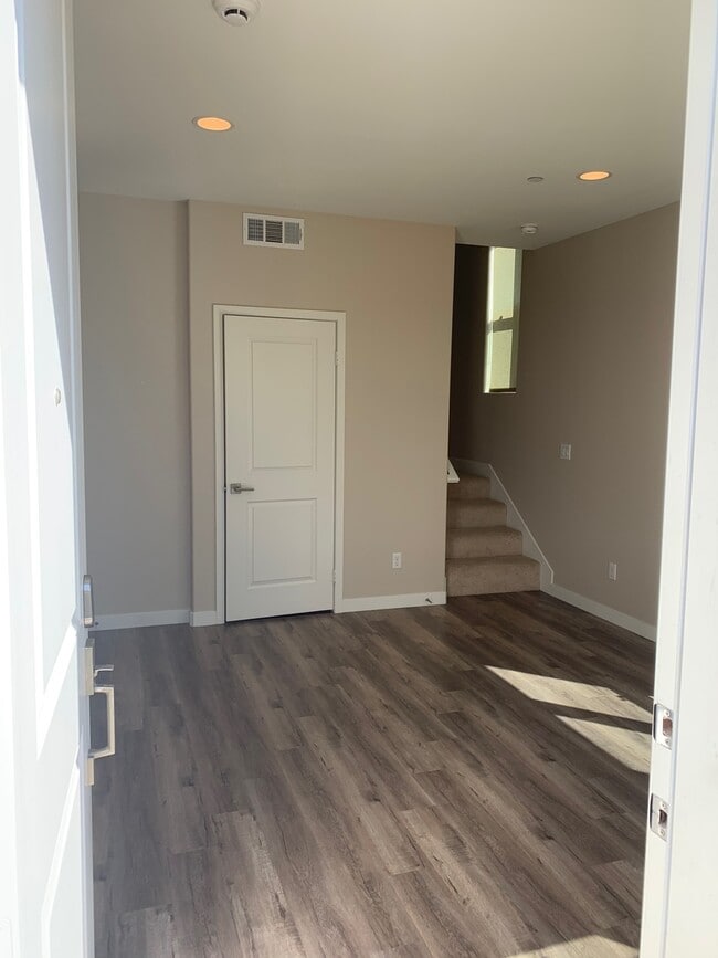 1988 Wallace Ave in Costa Mesa, CA - Building Photo - Building Photo