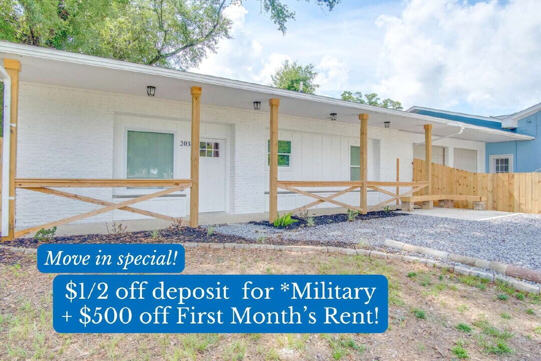 203 S L St in Pensacola, FL - Building Photo