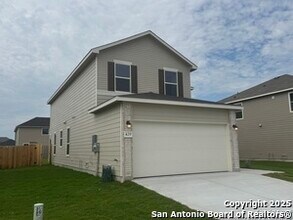 429 Panther Pass in Seguin, TX - Building Photo - Building Photo