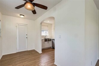 313 Venice Way in Venice, CA - Foto de edificio - Building Photo