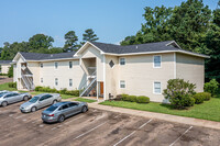 Oakhurst Apartments in El Dorado, AR - Building Photo - Building Photo