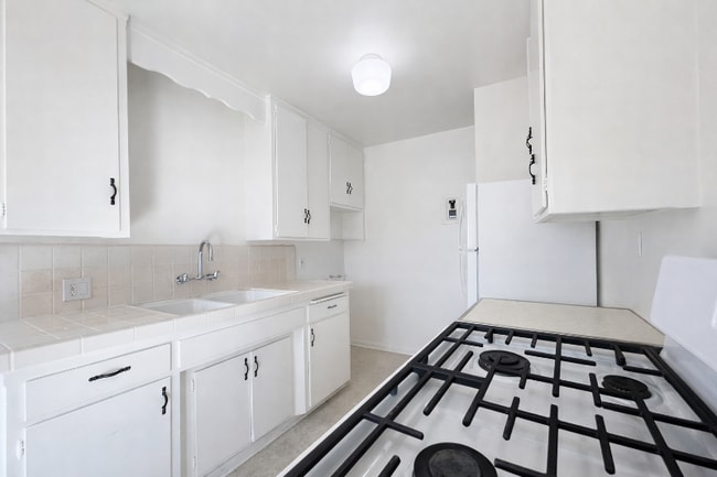 2028 Wallace Ave in Costa Mesa, CA - Building Photo - Building Photo