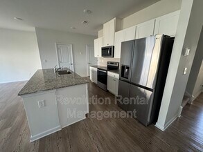 5207 Canberra Dr in Flowery Branch, GA - Building Photo - Building Photo