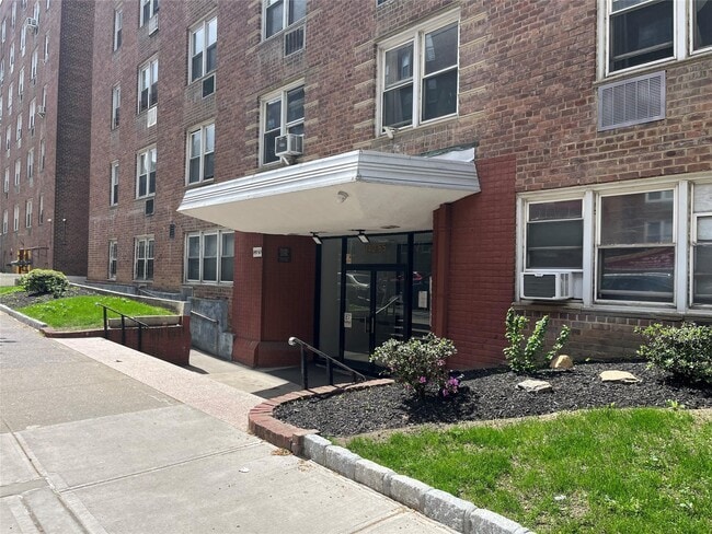140-65 Beech Ave in Queens, NY - Building Photo - Building Photo