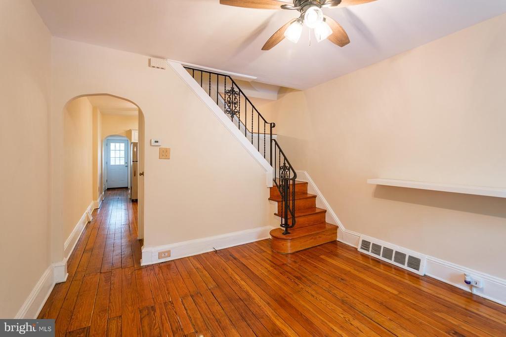4562 Silverwood St in Philadelphia, PA - Foto de edificio