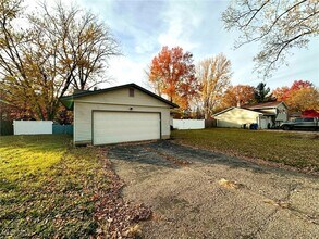 6192 Jaycox Rd in North Ridgeville, OH - Foto de edificio - Building Photo