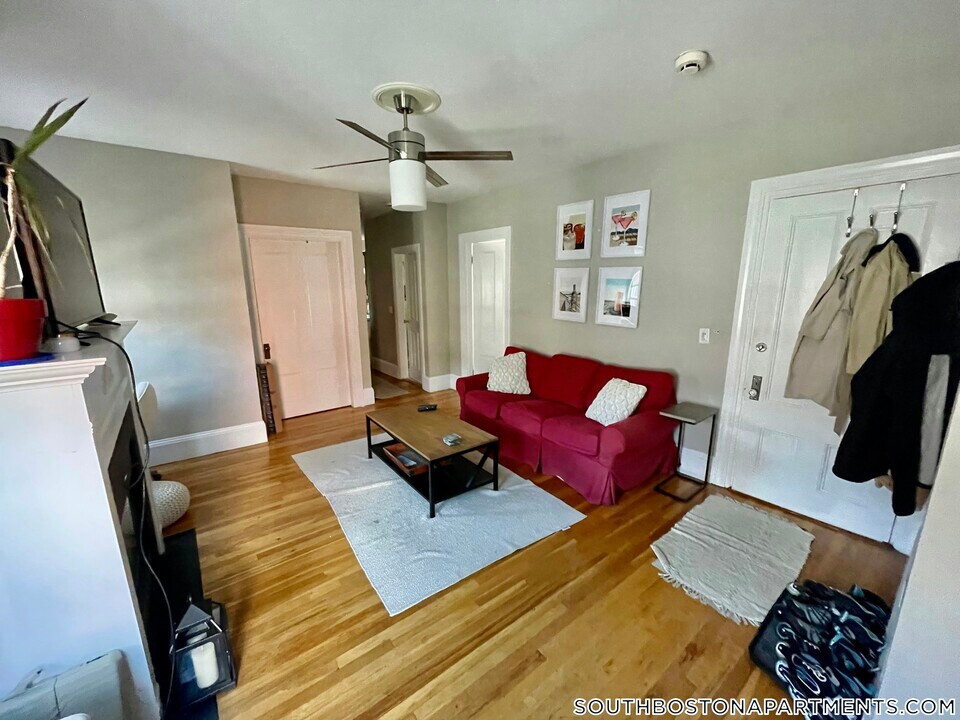 271 K St in Boston, MA - Building Photo