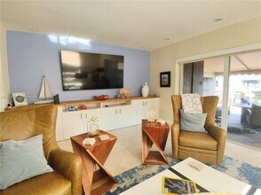 3853 NE 170th St in North Miami Beach, FL - Building Photo - Building Photo
