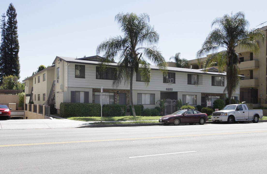 4600 Coldwater Canyon Ave in Studio City, CA - Foto de edificio