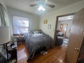 1109 W 20th St in Cedar Falls, IA - Foto de edificio - Building Photo