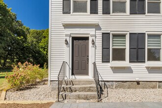 99 Horse Pond Rd in Madison, CT - Building Photo - Building Photo