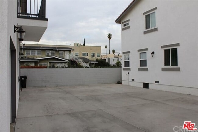 963 N Wilton Pl in Los Angeles, CA - Building Photo - Building Photo