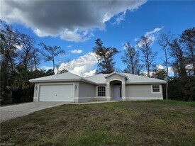 481 10th Ave NW in Naples, FL - Building Photo