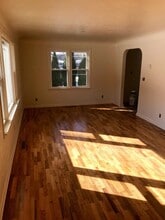 5403 E Bristol Rd in Burton, MI - Building Photo - Building Photo