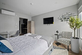 89 Cottage St in Middletown, NY - Foto de edificio - Building Photo