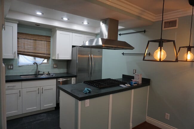 property at 2075 Avenida Vista Del Monte #1