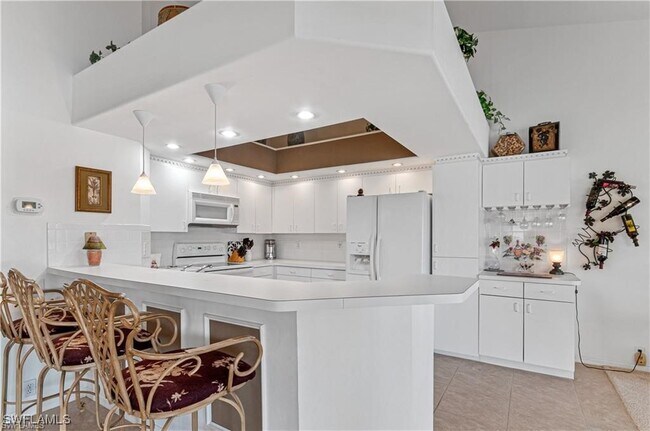 13962 Southampton Dr in Bonita Springs, FL - Building Photo - Building Photo