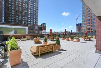 389 Washington St in Jersey City, NJ - Foto de edificio - Building Photo