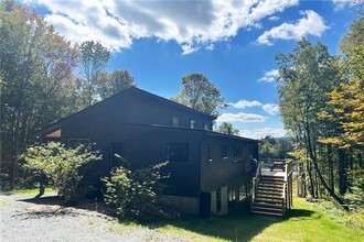 90 Meadow Ln in North Branch, NY - Building Photo - Building Photo