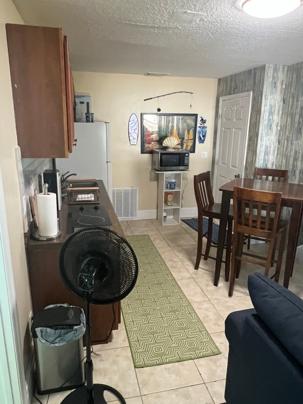 818 N Central Ave in Flagler Beach, FL - Foto de edificio - Building Photo