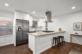 301 E 33rd St in Austin, TX - Building Photo - Building Photo