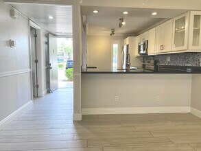 15 Royal Palm Way in Boca Raton, FL - Building Photo - Building Photo