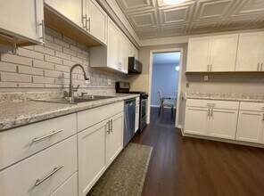 5501 Carriage Way Dr in Rolling Meadows, IL - Building Photo - Building Photo