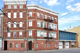 2 E Mcmicken Ave in Cincinnati, OH - Building Photo - Building Photo