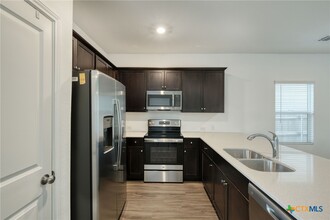 149 Rooster Wy in Jarrell, TX - Building Photo - Building Photo