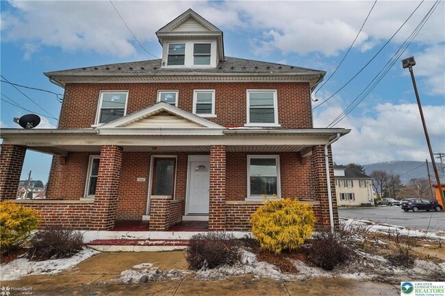 property at 1662 Main St
