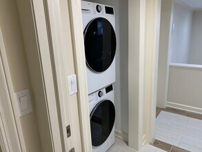 2703 W Ardmore Ave, Unit Garden East in Chicago, IL - Building Photo - Building Photo