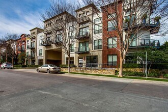 4605 Cedar Springs Rd, Unit Westside Condos in Dallas, TX - Foto de edificio - Building Photo
