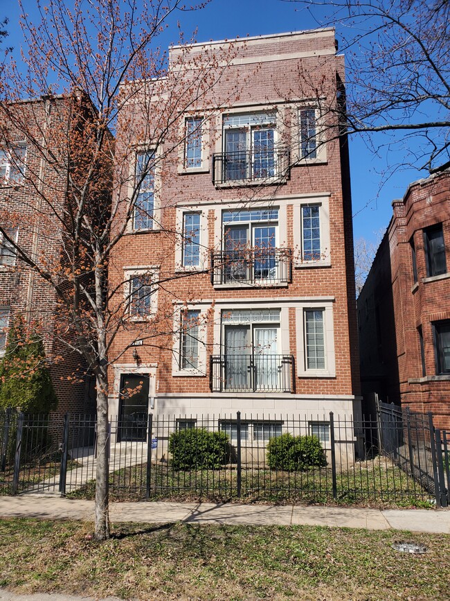 2116 W Arthur Ave in Chicago, IL - Building Photo - Building Photo