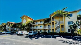 10010 Maddox Ln in Bonita Springs, FL - Building Photo